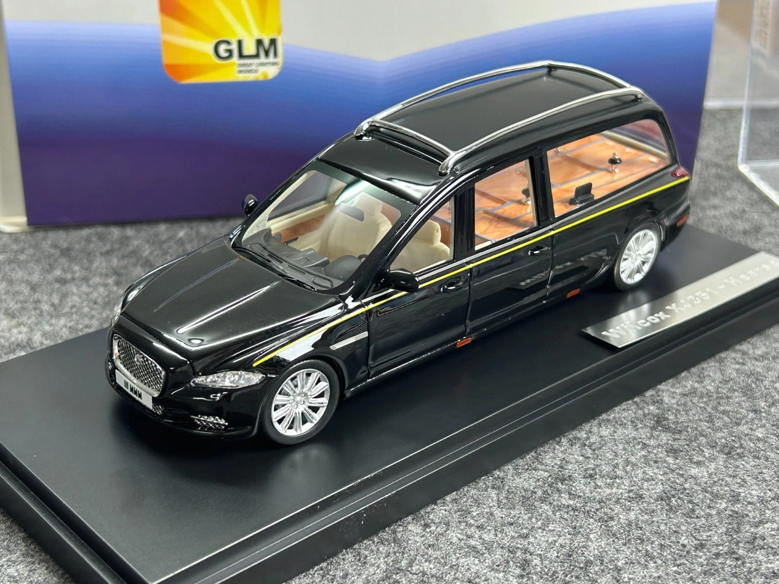 GLM 1/43 Jaguar XJ (X351) Hearse Wilcox Eagle Resin Car Model