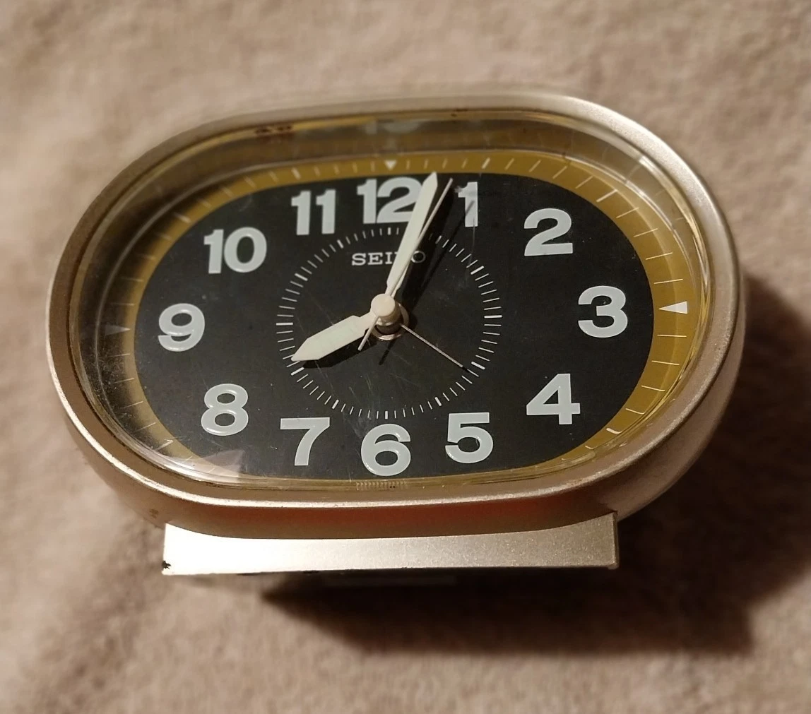Réveil Digital De Voyage Vintage Seiko - Argenté, Fabrication Japonaise - Occasion (pour Réparation/pièces)