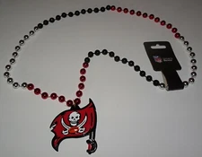TAMPA BAY BUCCANEERS NFL MARDI GRAS SPORT BEADS NECKLACE WITH MEDALLION BDM2101