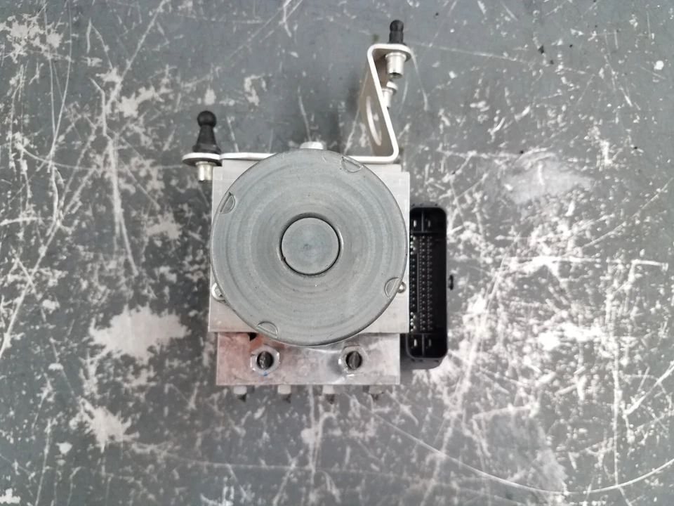 2021 McLaren 765LT ABS 制动泵模块 #5597 E6 — 第 3/4 张图片