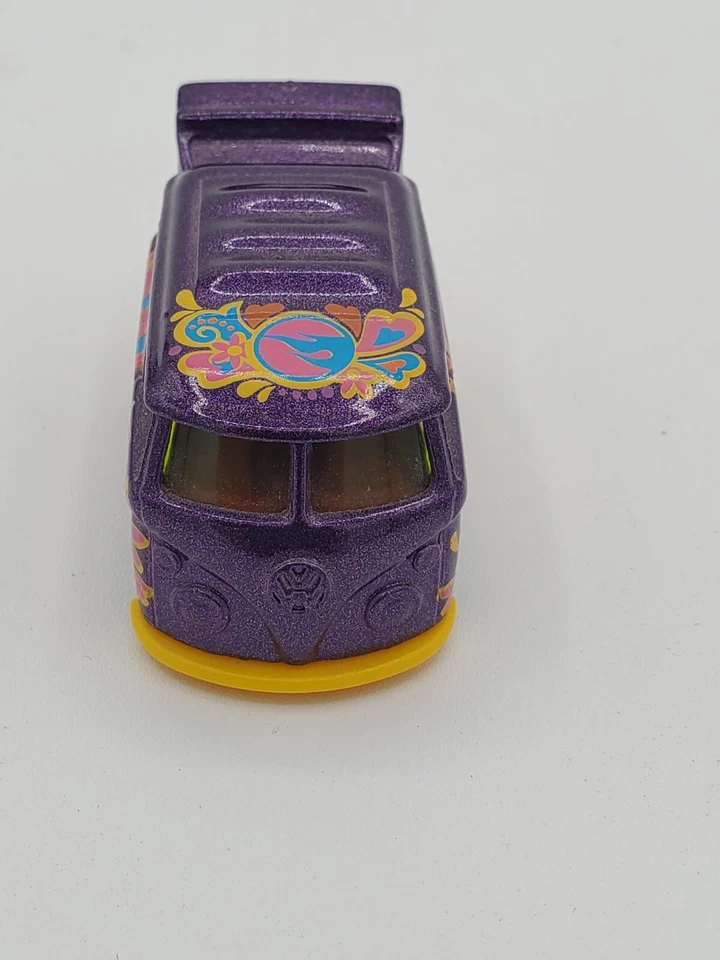 Hot Wheels Kool Kombi 2012 Treasure Hunt HW Art Cars VW Van 50 aniversario en muy buena condición Foto 3 de 4