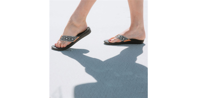 REEF ORTHO X SLIDE | Slides for women, Womens sandals, Woven sandals