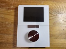 Busch-Jaeger Prion  Farb-Display mit Drehknopf