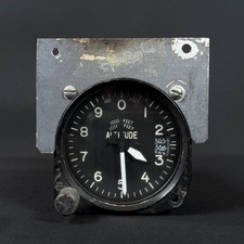 UNITED INSTRUMENTS Tokyo Aircraft Instrument co vintage 1973 Altimeter P/N 5934