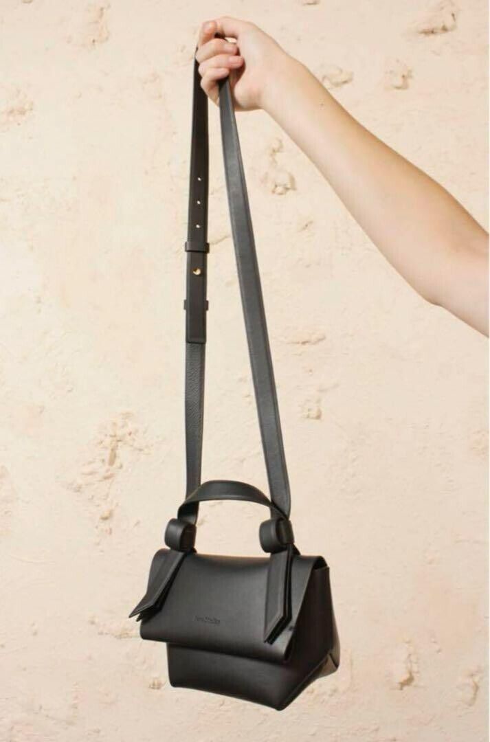 (Acne Studios)Musubiレザー メッセンジャーバッグ☆SALE! Acne Studios Musubi Milli Crossbody Shoulder Bag BLK Leather