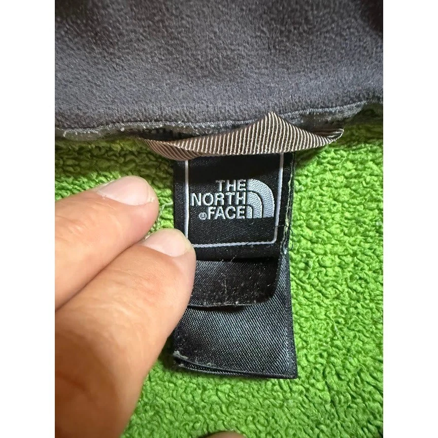 Chaqueta polar de oso de peluche The North Face cremallera completa verde lima para mujer al aire libre Foto 2 de 4