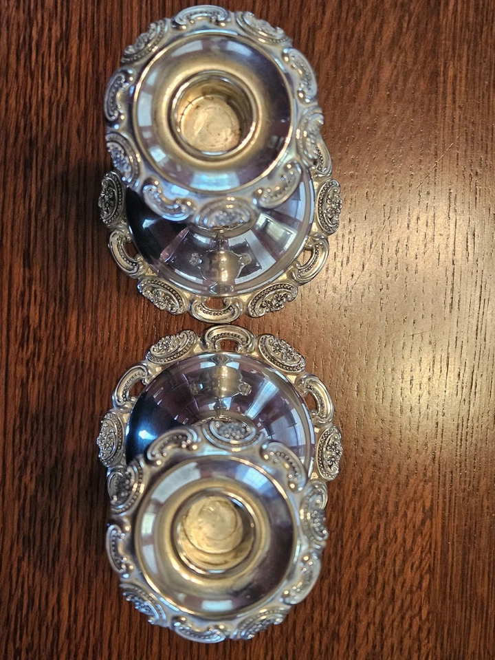 Par de castiçais barrocos Silverplate By Wallace 9,5" de altura - Imagem 3 de 4