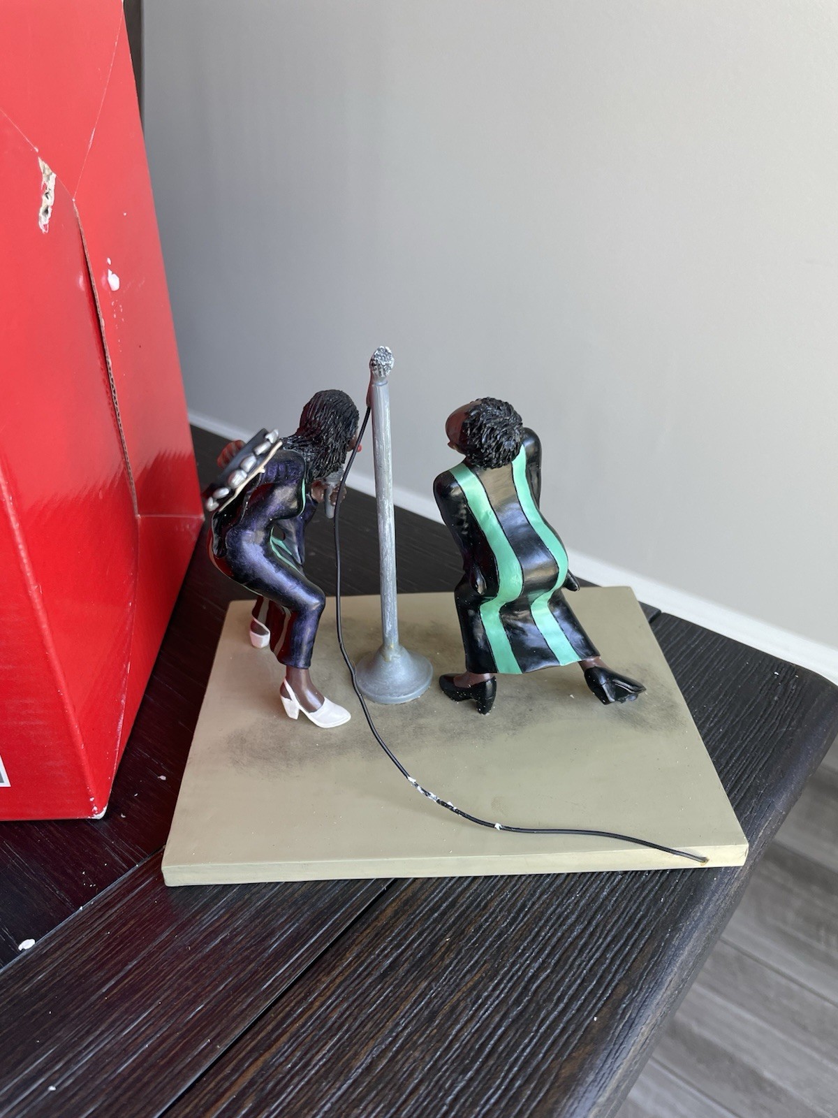 Sass 'n Class by Annie Lee Choir Painted Figurine Scene One “Amen” #6038 thumbnail 3