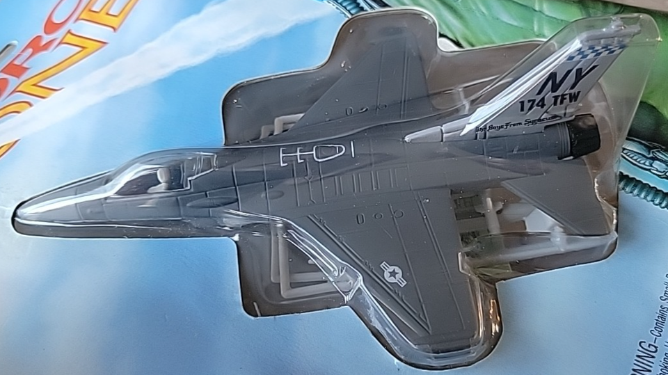 AIR FORCE 1 1/72 Lockheed Martin F-16C Fighting Falcon - Nellis AFB