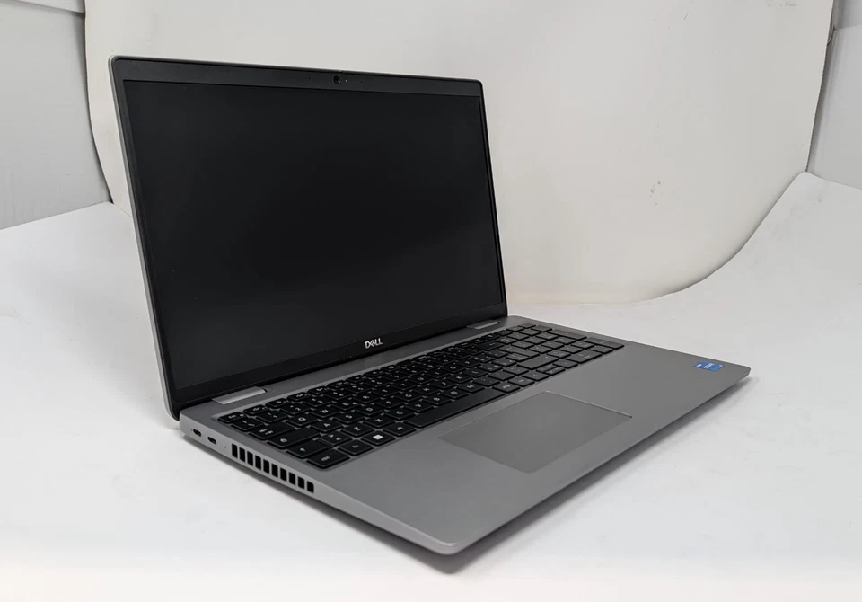 Dell Latitude 5540 · i5-1335U · 32GB · 512GB, foto 2 di 5