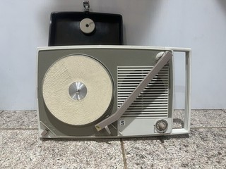 Reproductor de discos fonógrafo portátil Singer de los años 70 probado con pilas