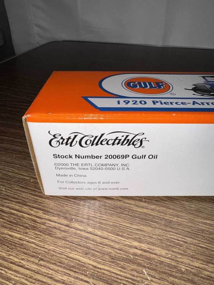 *NEW* GULF 1920 PIERCE-ARROW CAB & TANKER TRAILER ERTL1:25 DIECAST MINT - Image 2 of 4