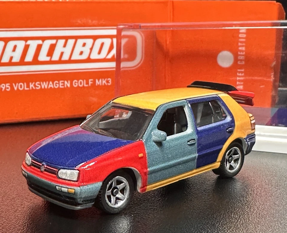 Matchbox CollectorsMatchbox 1995 Volkswagen Golf Harlequin - Image 3 of 4