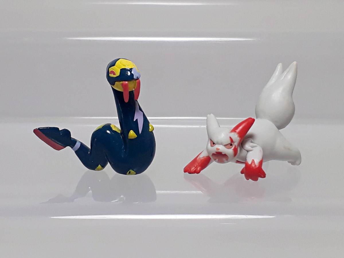 Zangoose Seviper Pokemon Figure Takara Tomy A.R.T.S Get