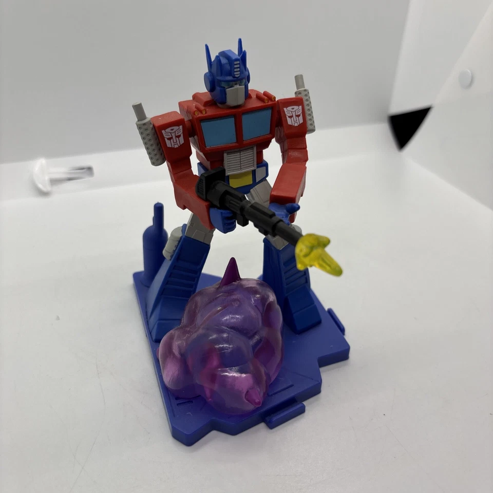 2020 Hasbro Zoteki Transformers Optimus Prime - Imagem 3 de 4