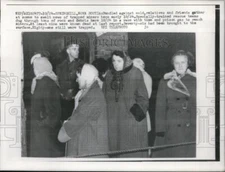 1958 Press Photo Relatives of Trapped Miners in Springhill, Nova Scotia