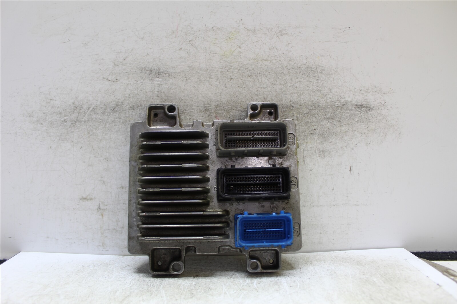 2011 Chevrolet Cruze Engine Control Unit ECU 12642100 Module 12O1 216