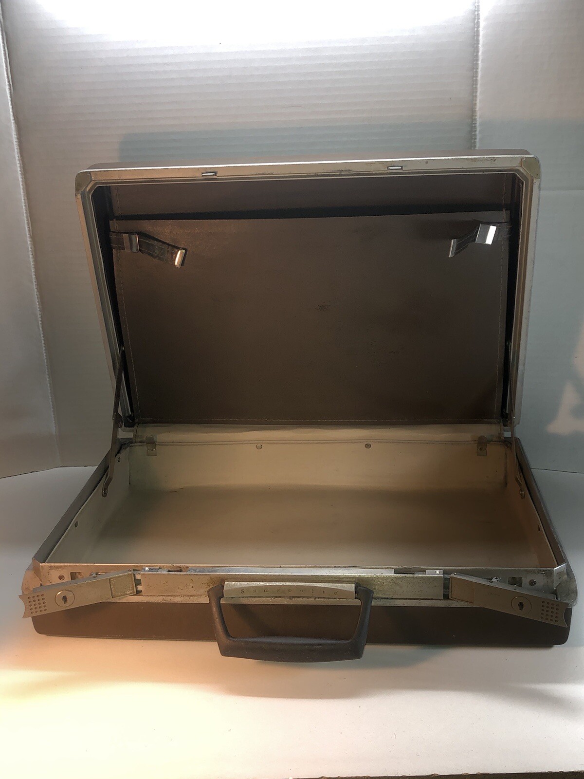 Vintage Samsonite Hard Shell Brown Document Briefcase… Gem