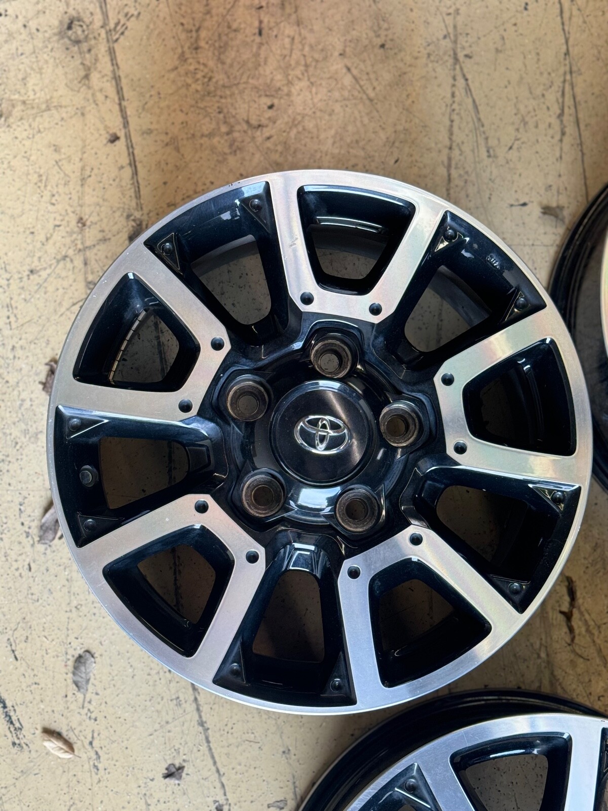 4 GENUINE OEM TOYOTA TUNDRA FACTORY 18x8 75157 TAKEOFF ALLOY WHEELS