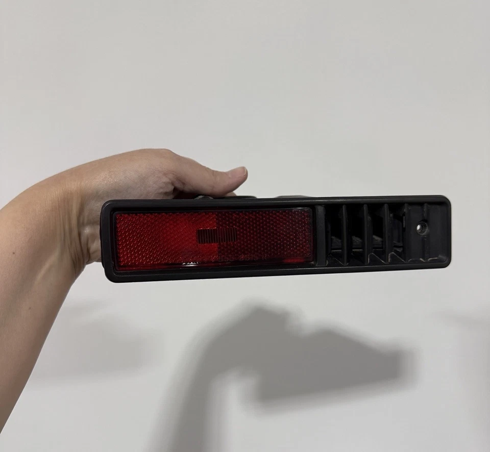 GEO TRACKER SUZUKI SIDEKICK LUCES MARCADORAS VENTILADAS LATERALES 1989-95 TAPA DE HOJALATA TAPA DURA  Foto 4 de 4