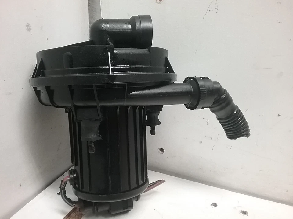 Bomba de smog de inyección de aire secundaria Audi A6 2000-2004 06A 959 253 B (2,8 L 4 puertas) Foto 2 de 4