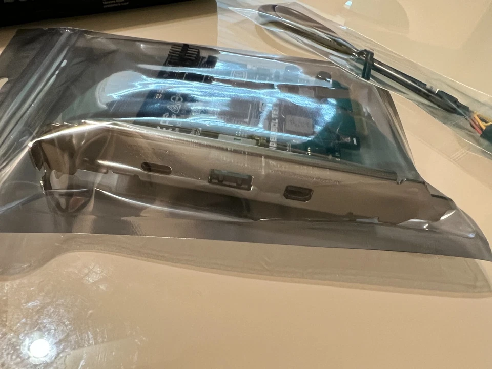 Asus ThunderboltEX 3 USB 3.1 Expansion Card - Image 2 of 2