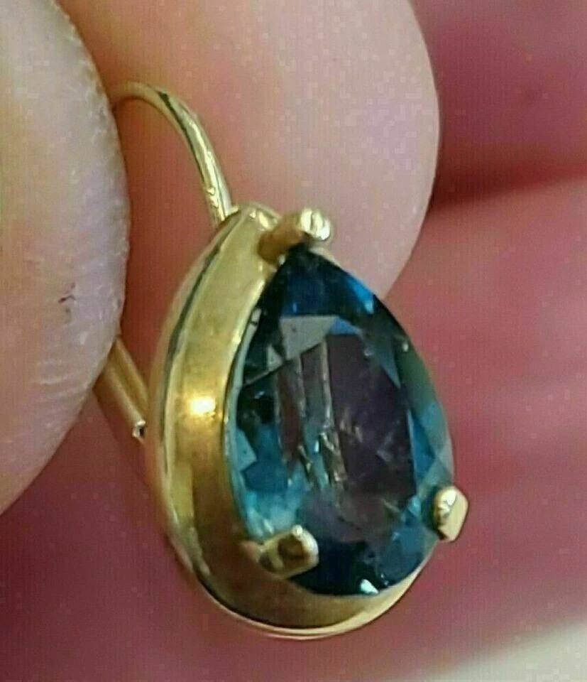 3.00 克拉梨形切割实验室创建伦敦蓝色黄玉耳环 14K 镀金 — 第 3/3 张图片