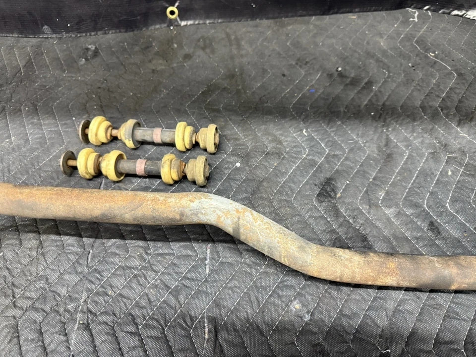 Barra estabilizadora delantera Camaro Z28 98-02 OEM Foto 3 de 4