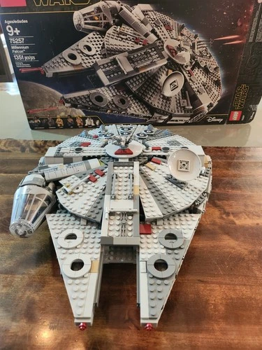 Lego Star Wars Millenium Falcon #75257 w/Original Box READ DESCRIPTION