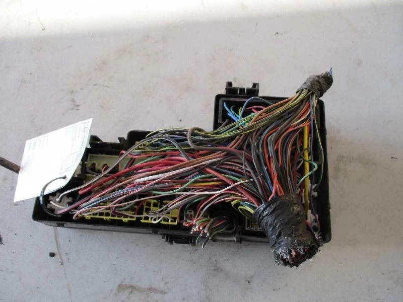 Fuse Box Engine Fits 00-03 DURANGO 53783 Foto 3 de 4