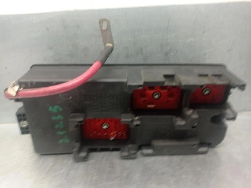 13198102 scatola porta fusibili per OPEL VECTRA C GTS (Z02) 1.9 2002 5246495 - Immagine 2 di 4