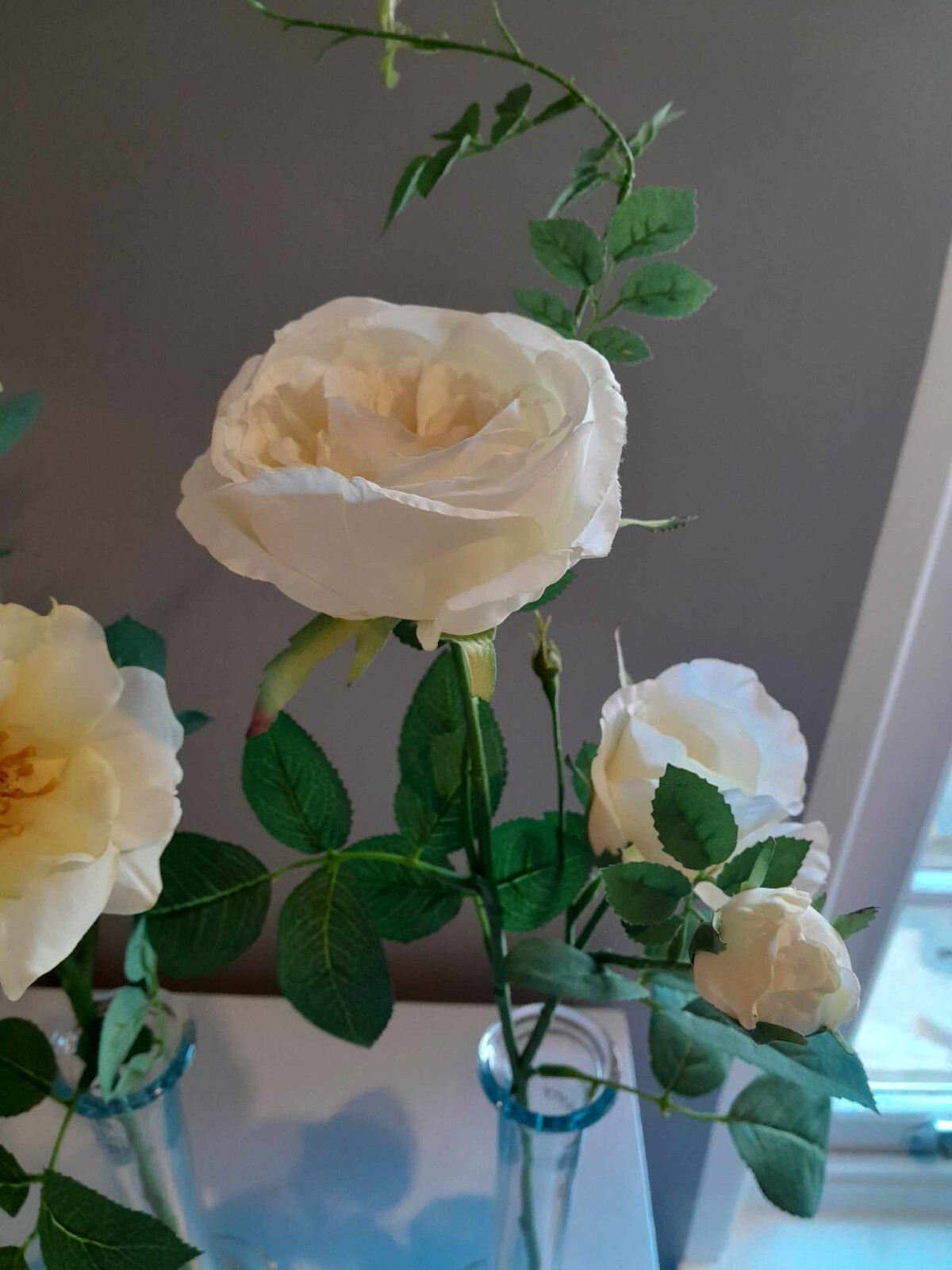 PEONY RHS SET OF 3 ROSES IN TALL VASES eBay