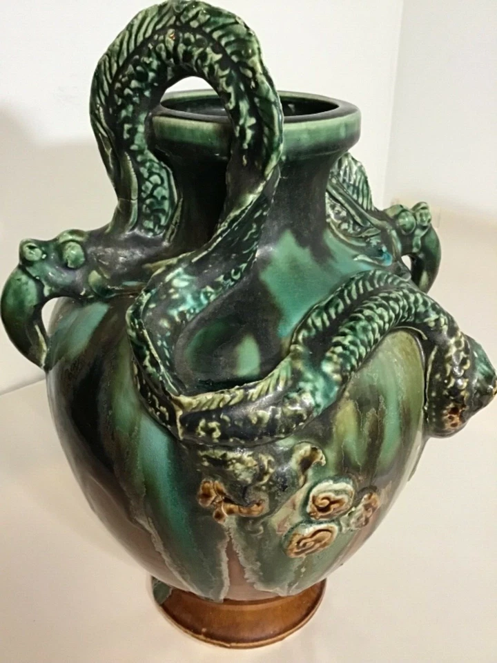 Jarrón grande antiguo hermoso asiático marrón y verde esmalte de sal cerámica dragón 2 asas Foto 4 de 4
