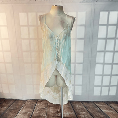 Gypsy05 NWT button front longer in back flowy tie dye  tank size small