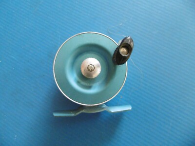 Moulinet de pêche vintage en métal PRATIC. Fabriqué en FRANCE - France