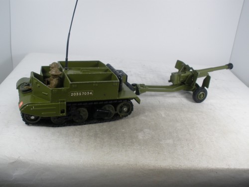 England made Dinky Toys #619 Bren Gun Carrier with Anti-Tank Gun. EXCELLENT