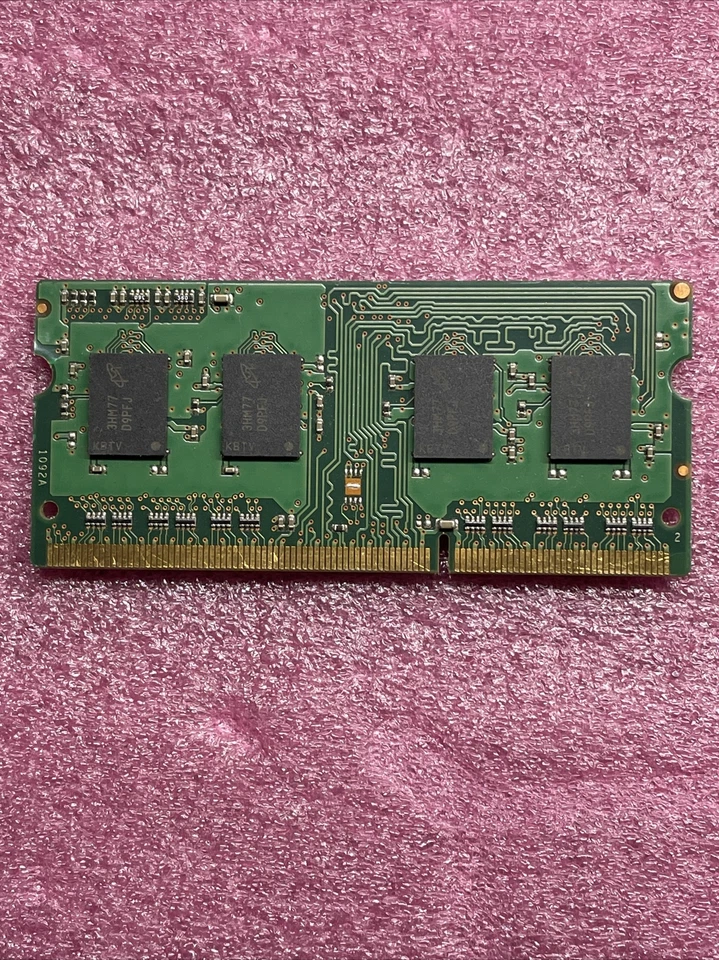 Micron MT16JSF25664HZ-1G1F 2GB PC3-8500S-7-10-F1 DDR3-1066MHz SO-DIMM Laptop RAM - Image 3 of 4