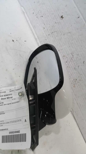 Used Left Door Mirror fits: 2016 Kia Sorento Power turn signal manual folding w/