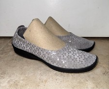 Arcopedico Flats Women's Size 39 US 8-8.5 Portugal Comfort Shoes Gray Floral