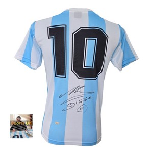 Maillot de football de l'Argentine signé par Diego Maradona - Vainqueu