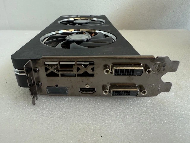 AMD XFX Radeon R9-290X-ED 4GB GDDR5 R9-290X-EDB V6.1 Black DD 1050M D5 DP - Image 4 of 4