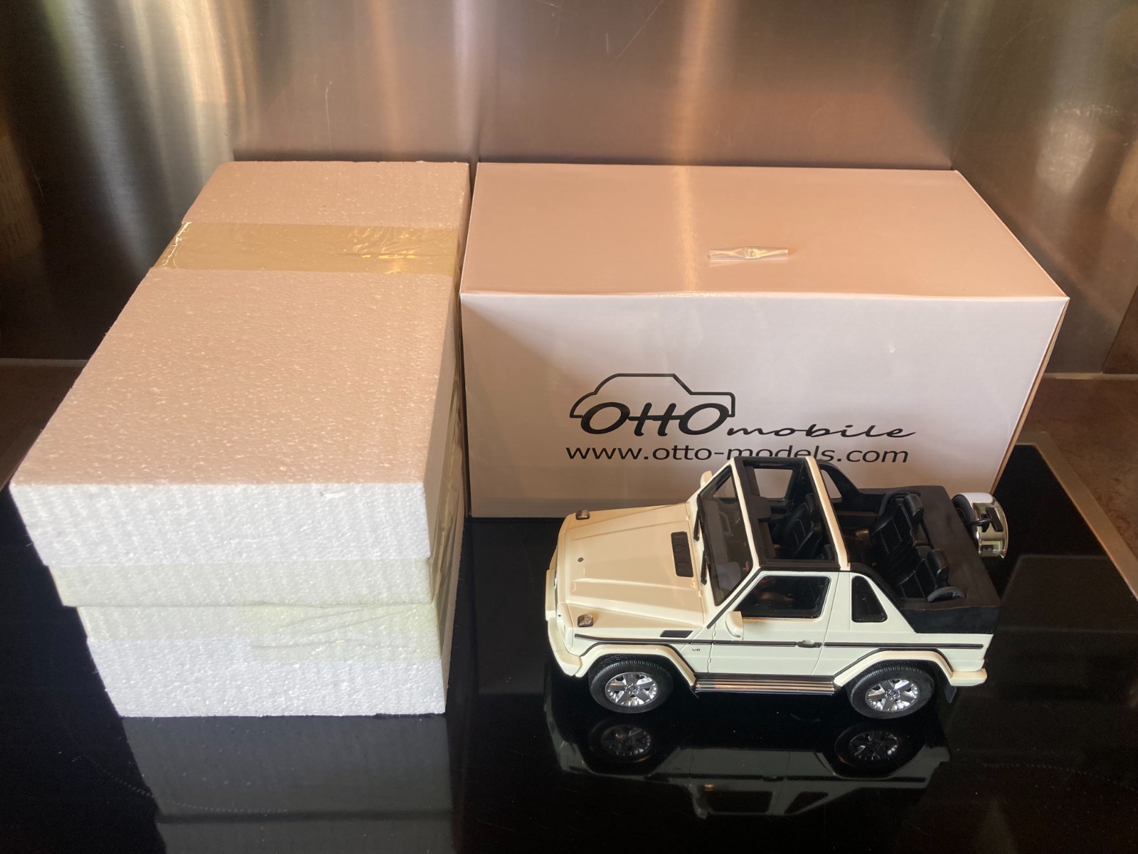 Voiture miniature Mercedes G500 Cabriolet Otto 1/18 blanche édition limitée