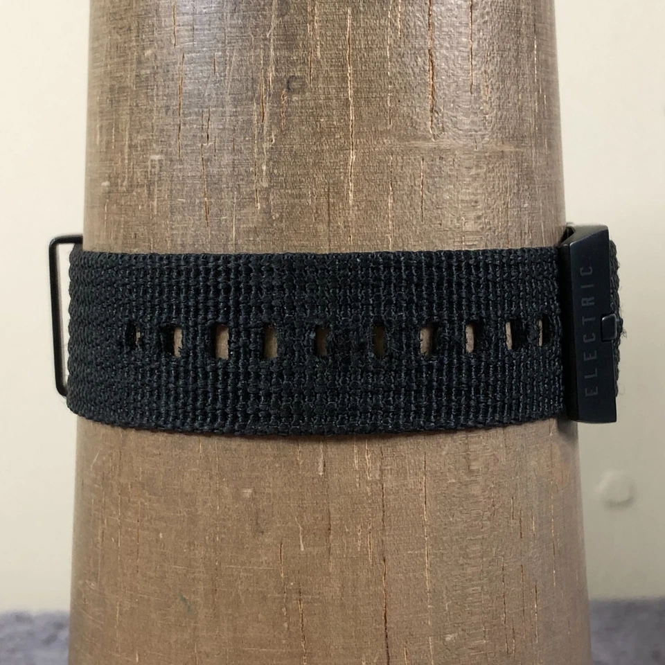 电动加州男士腕表OW01黑色表盘日期尼龙表带石英表40毫米手表8 3/4 — 第 4/4 张图片