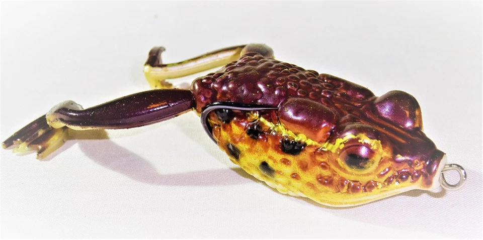  Trendex Frosch montiert Oberflachenköder  Hechtköder Kunstköder Gummifrosch - Bild 4 von 4