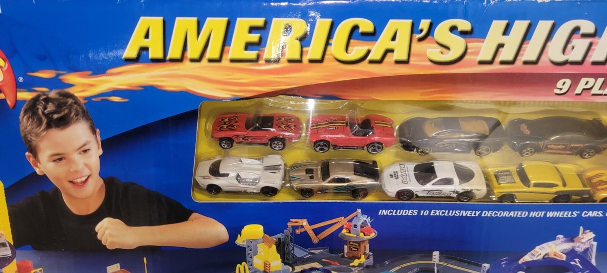 vtg 2002 HOT WHEELS 9 in 1 AMERICA'S HIGHWAY Playset Sealed