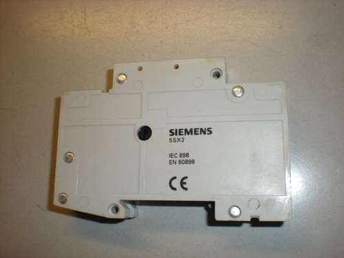 Siemens Model 5SX21 D20 Din Rail Mountable Circuit Breaker - 230/400V - Picture 2 of 3