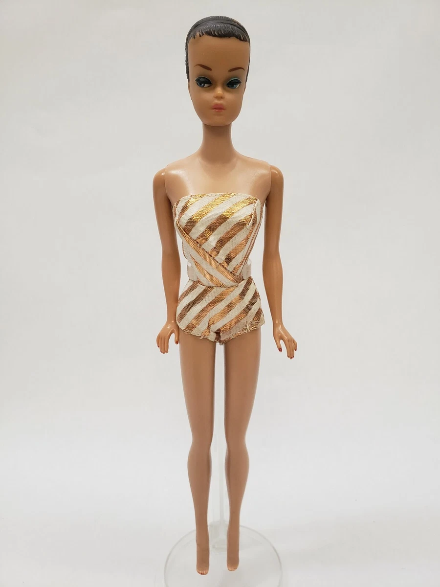 Vintage Original 1963 Barbie Fashion Queen With Wigs Outfit 870 Near Mint