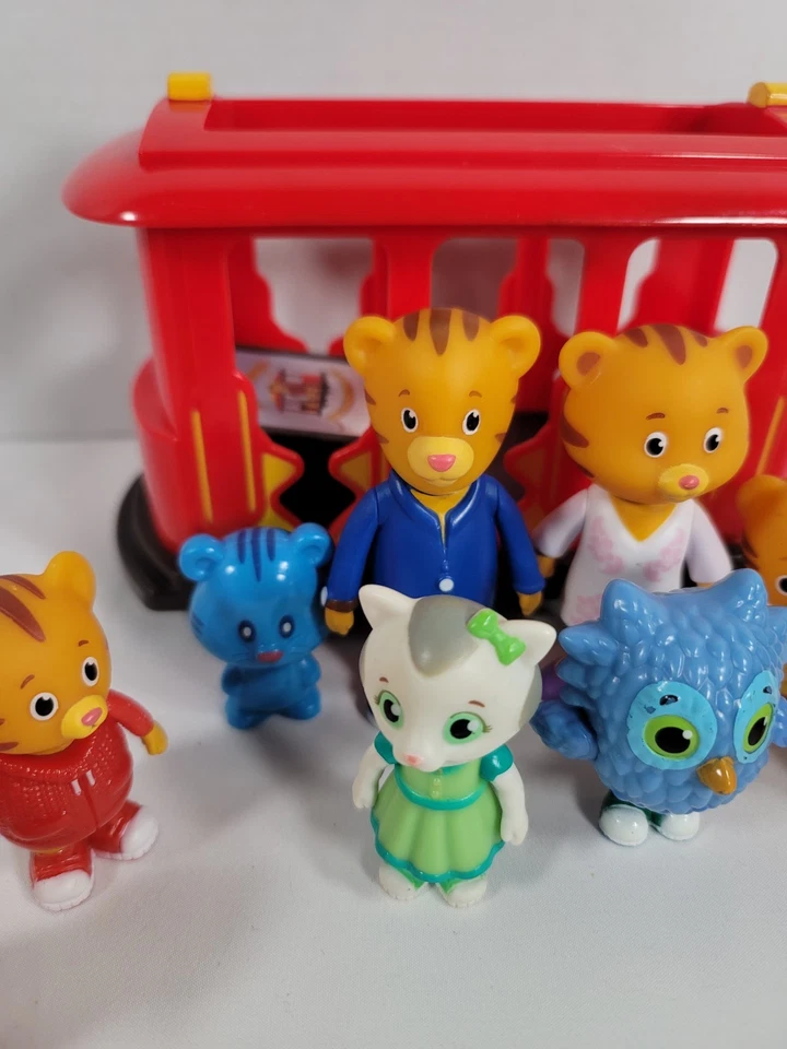Carro electrónico Daniel Tigers Neighborhood Deluxe con 10 figuras + accesorios Foto 4 de 4