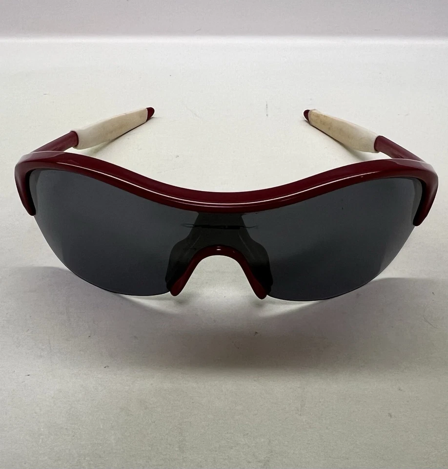 Gafas de sol Oakley Enduring Pace para mujer - rojas/blancas, grises, hechas en EE. UU. Foto 2 de 4