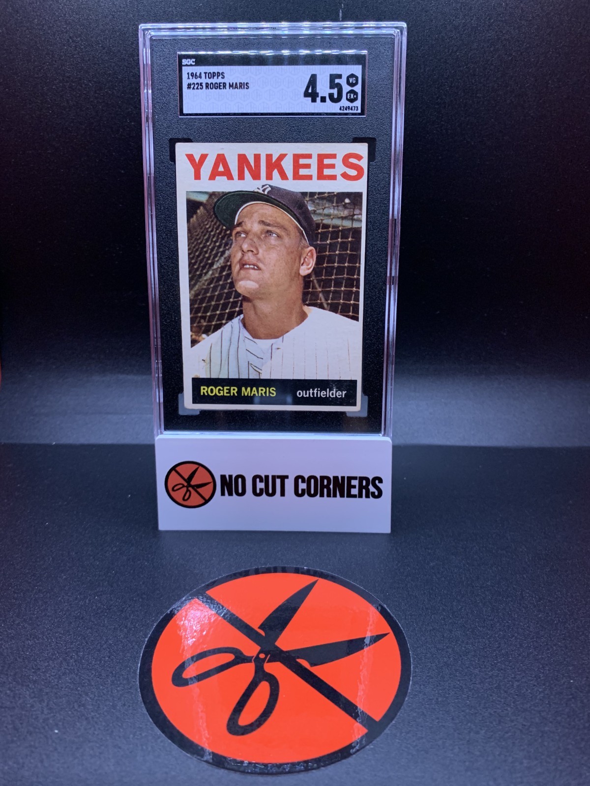 1964 Topps #225 Roger Maris New York Yankees SGC 4.5 VGEX+